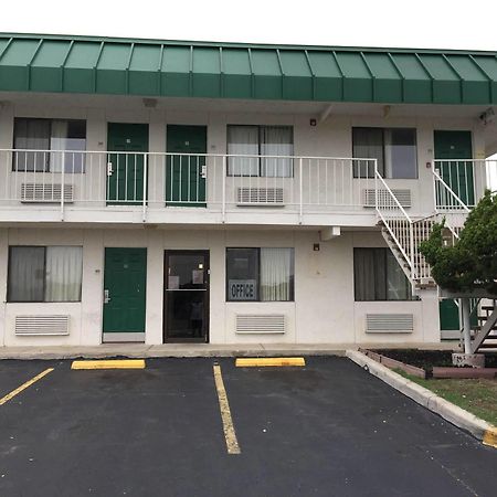 Q Lodging Extended Stay San Antonio Dış mekan fotoğraf