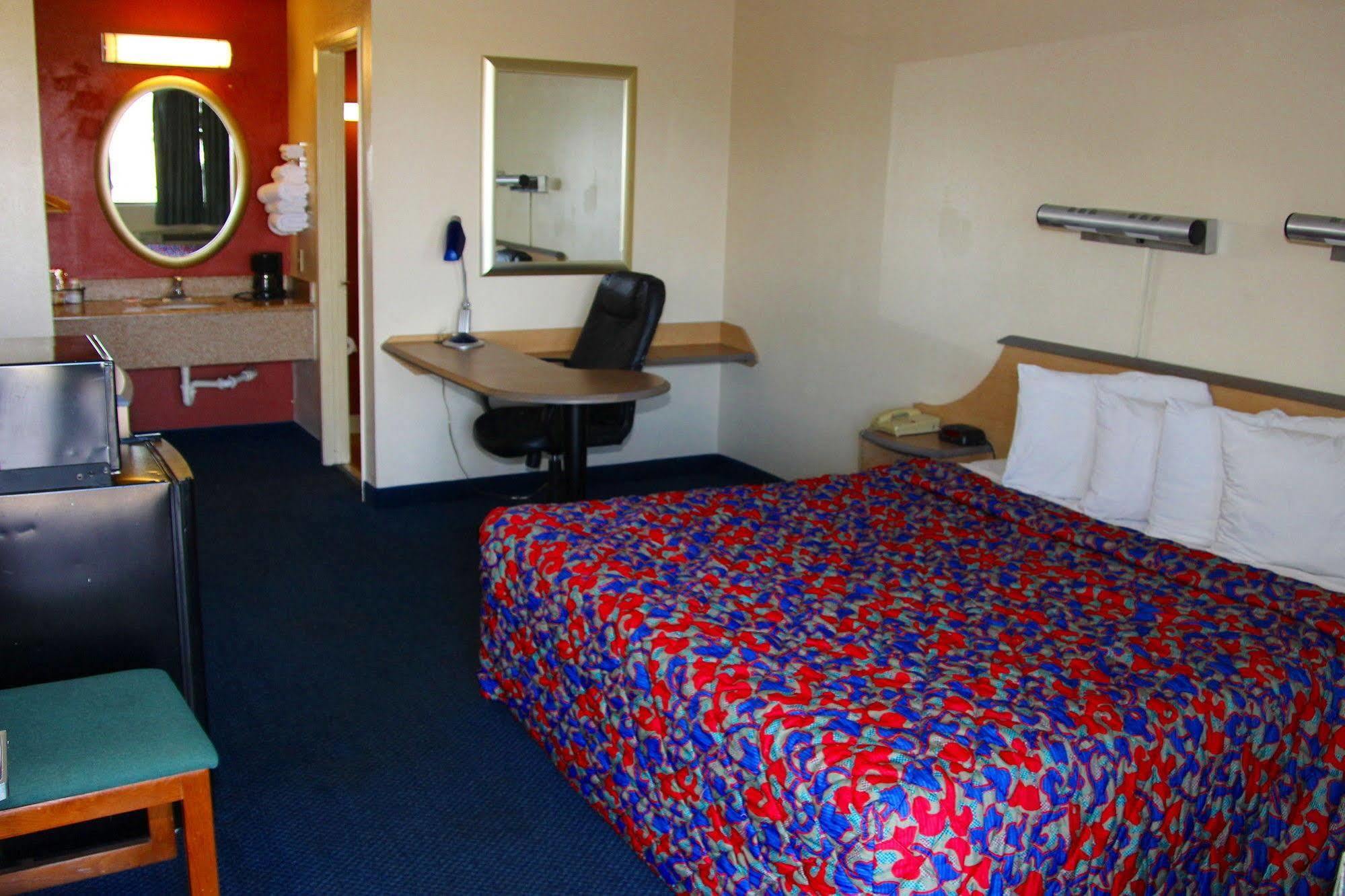 Q Lodging Extended Stay San Antonio Dış mekan fotoğraf
